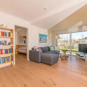 Helle Mit Bergblick & Eigener Terrasse Apartment