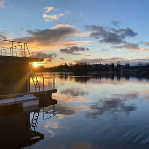 Waidlerland Hausboot 1 Botel